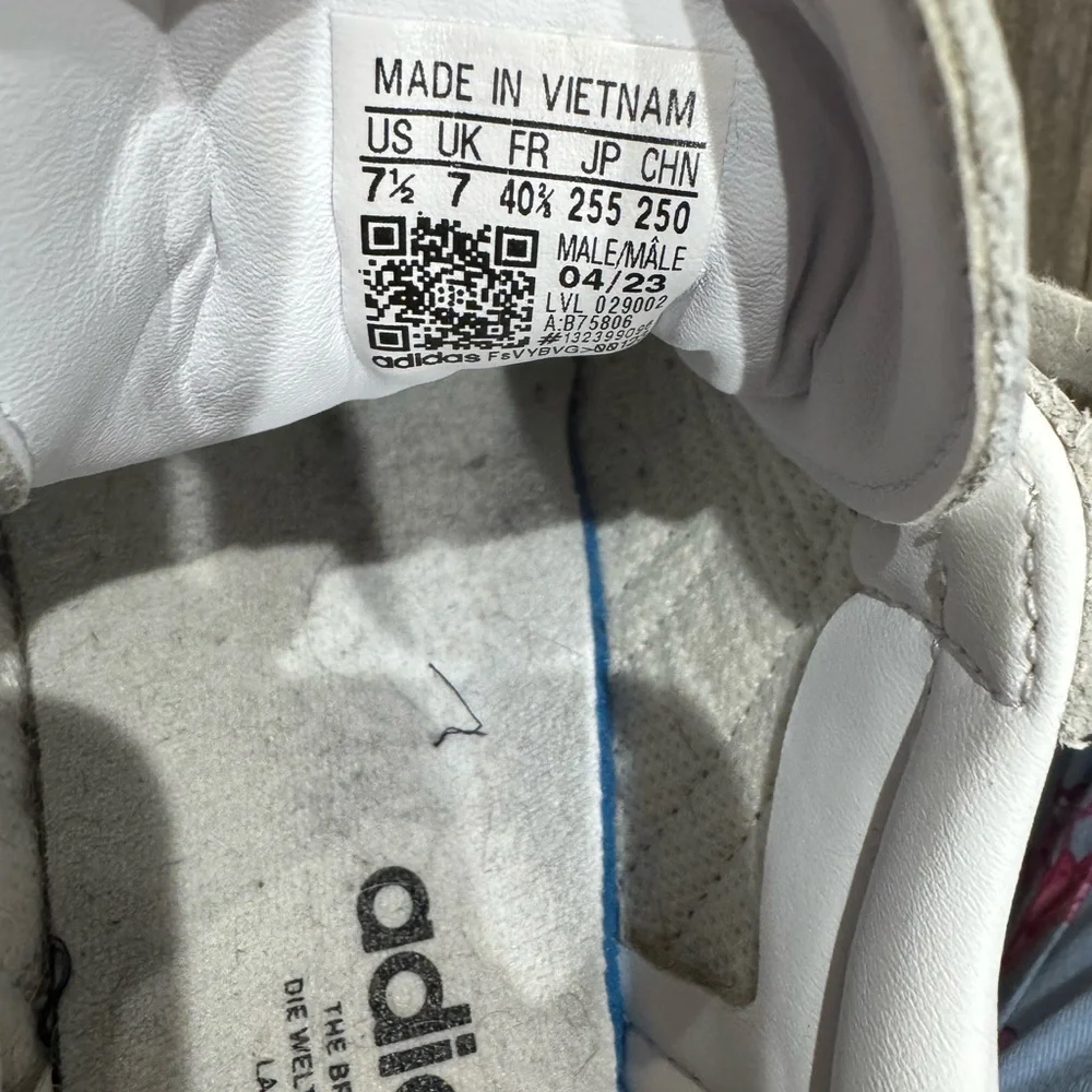 Adidas Sambas women’s 9, men’s 7.5 - Picture 10 of 10